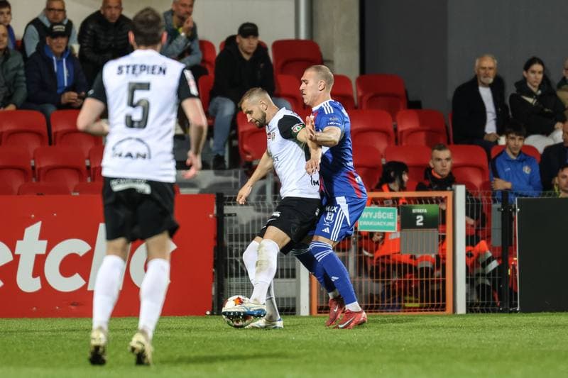 Football. Betclic I Liga. Puszcza Niepolomice - Polonia Bytom. 18.04.2026