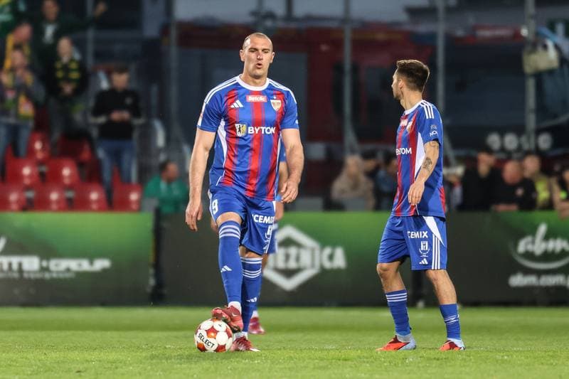 Football. Betclic I Liga. Puszcza Niepolomice - Polonia Bytom. 18.04.2026