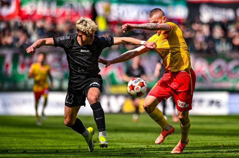 Football. Betclic 1 Liga. Slask Wroclaw - Znicz Pruszkow. 18.04.2026