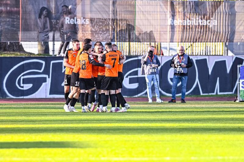 Football. Betclic 1 Liga. Chrobry Glogow - Stal Mielec. 17.04.2026