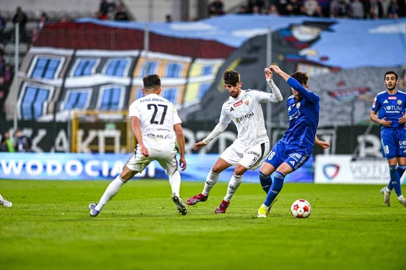 Football. Betclic 1 Liga. Miedz Legnica - Polonia Bytom. 07.04.2026