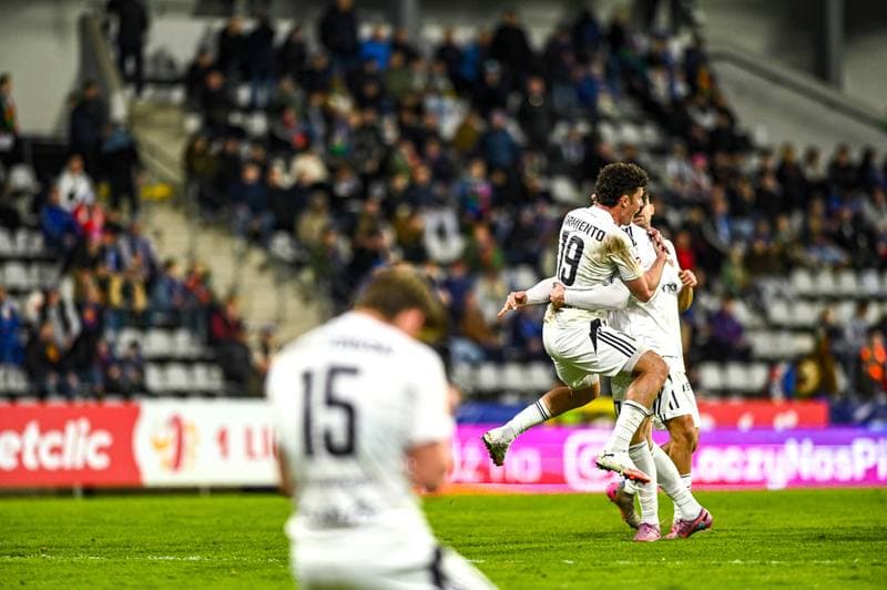 Football. Betclic 1 Liga. Miedz Legnica - Polonia Bytom. 07.04.2026