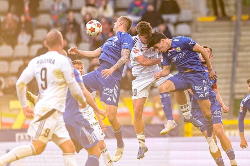 Football. Betclic 1 Liga. Miedz Legnica - Polonia Bytom. 07.04.2026