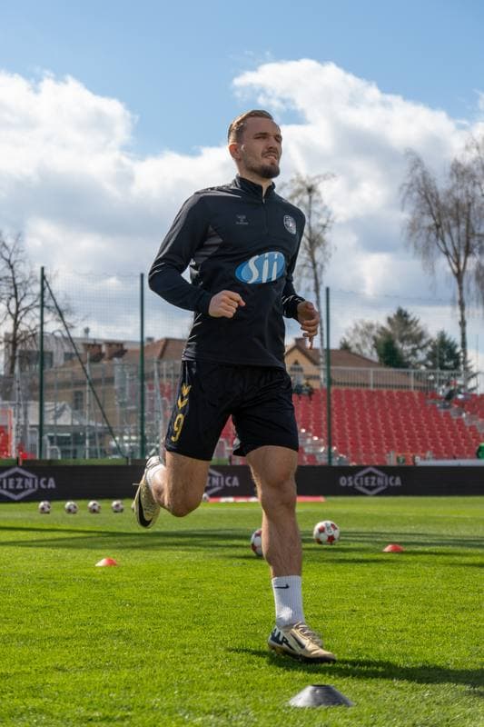 Football. Betclic I Liga. Puszcza Niepolomice - Polonia Warszawa. 06.04.2026