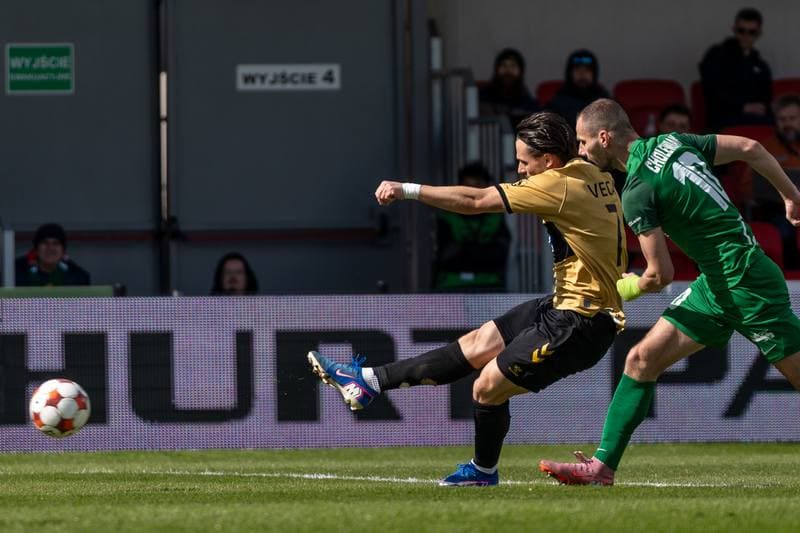 Football. Betclic I Liga. Puszcza Niepolomice - Polonia Warszawa. 06.04.2026