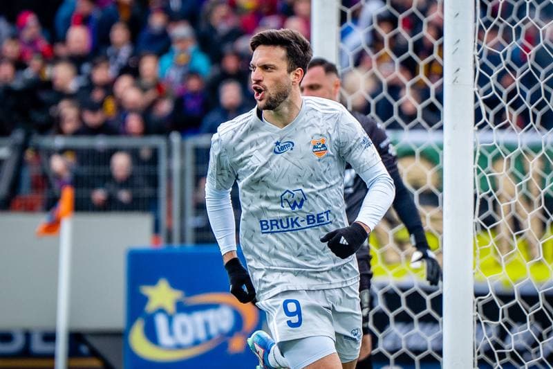 Football. PKO BP Ekstraklasa. Bruk-Bet Termalica Nieciecza - Piast Gliwice. 06.04.2026