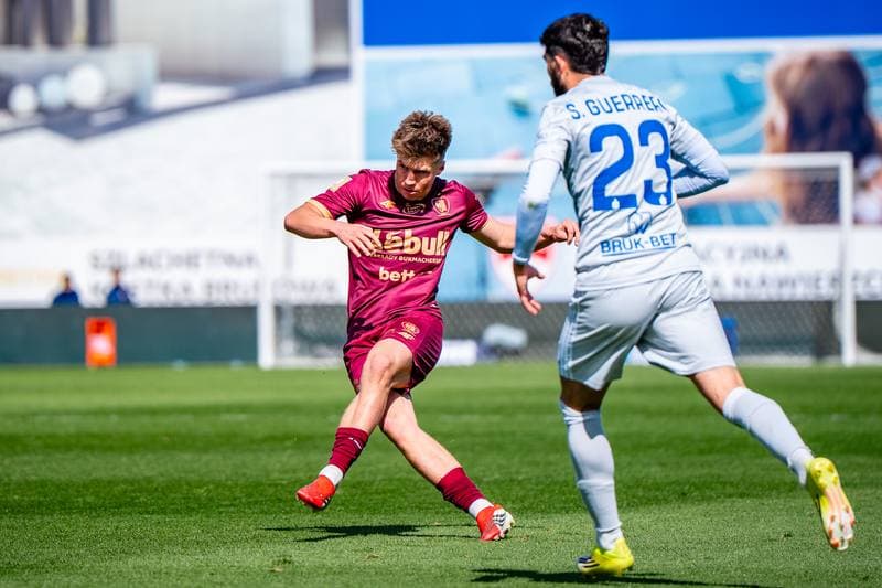 Football. PKO BP Ekstraklasa. Bruk-Bet Termalica Nieciecza - Piast Gliwice. 06.04.2026