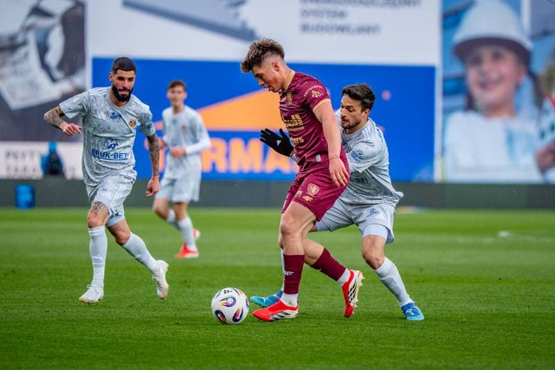 Football. PKO BP Ekstraklasa. Bruk-Bet Termalica Nieciecza - Piast Gliwice. 06.04.2026