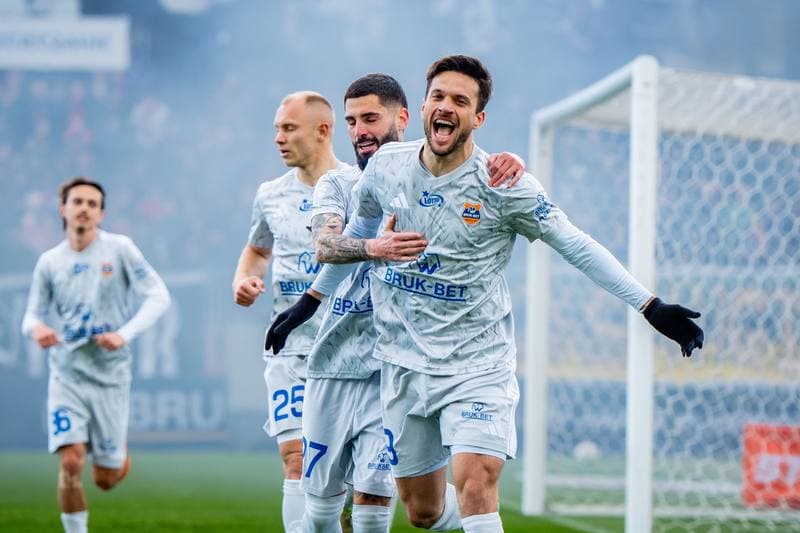 Football. PKO BP Ekstraklasa. Bruk-Bet Termalica Nieciecza - Piast Gliwice. 06.04.2026
