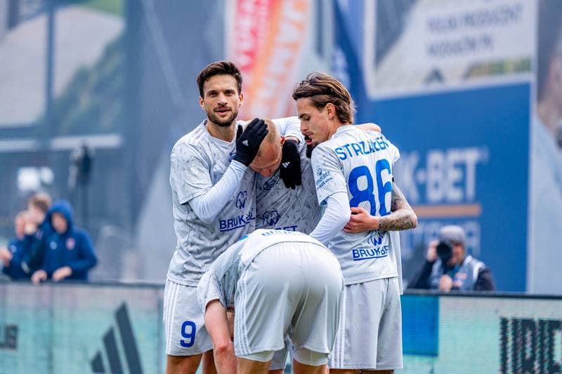 Football. PKO BP Ekstraklasa. Bruk-Bet Termalica Nieciecza - Piast Gliwice. 06.04.2026