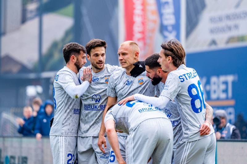 Football. PKO BP Ekstraklasa. Bruk-Bet Termalica Nieciecza - Piast Gliwice. 06.04.2026
