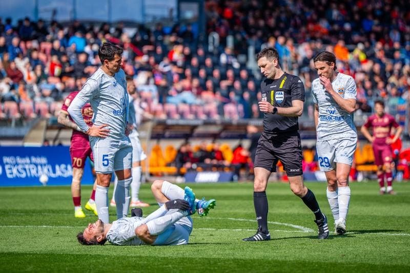 Football. PKO BP Ekstraklasa. Bruk-Bet Termalica Nieciecza - Piast Gliwice. 06.04.2026