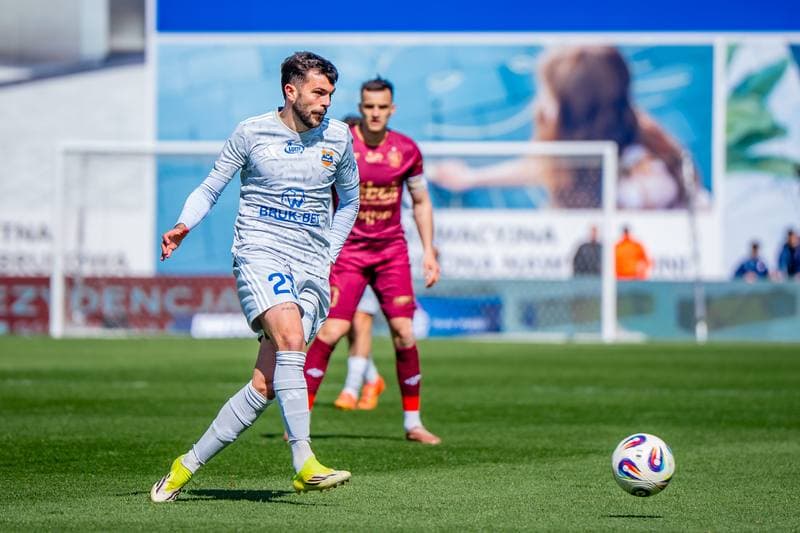 Football. PKO BP Ekstraklasa. Bruk-Bet Termalica Nieciecza - Piast Gliwice. 06.04.2026