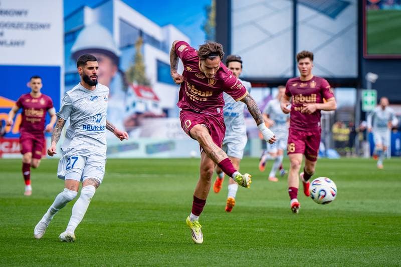 Football. PKO BP Ekstraklasa. Bruk-Bet Termalica Nieciecza - Piast Gliwice. 06.04.2026