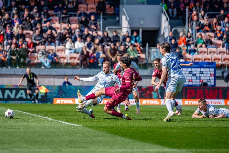 Football. PKO BP Ekstraklasa. Bruk-Bet Termalica Nieciecza - Piast Gliwice. 06.04.2026