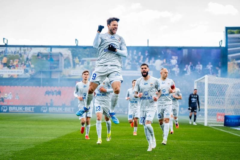 Football. PKO BP Ekstraklasa. Bruk-Bet Termalica Nieciecza - Piast Gliwice. 06.04.2026