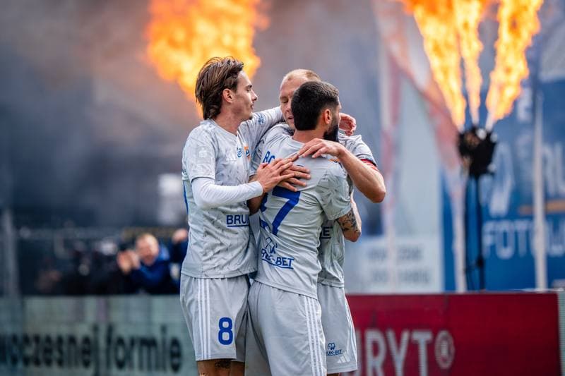 Football. PKO BP Ekstraklasa. Bruk-Bet Termalica Nieciecza - Piast Gliwice. 06.04.2026