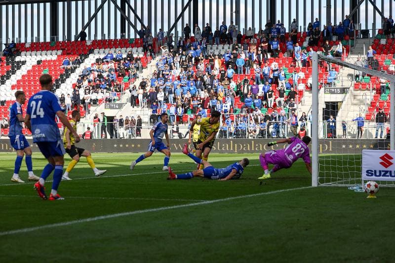 Football. Betclic 1 Liga. Wieczysta Krakow - Ruch Chorzow. 28.09.2025
