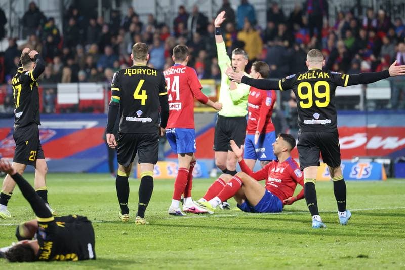 Football. STS Puchar Polski. Rakow Czestochowa - GKS Katowice. 09.04.2026