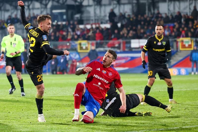 Football. STS Puchar Polski. Rakow Czestochowa - GKS Katowice. 09.04.2026