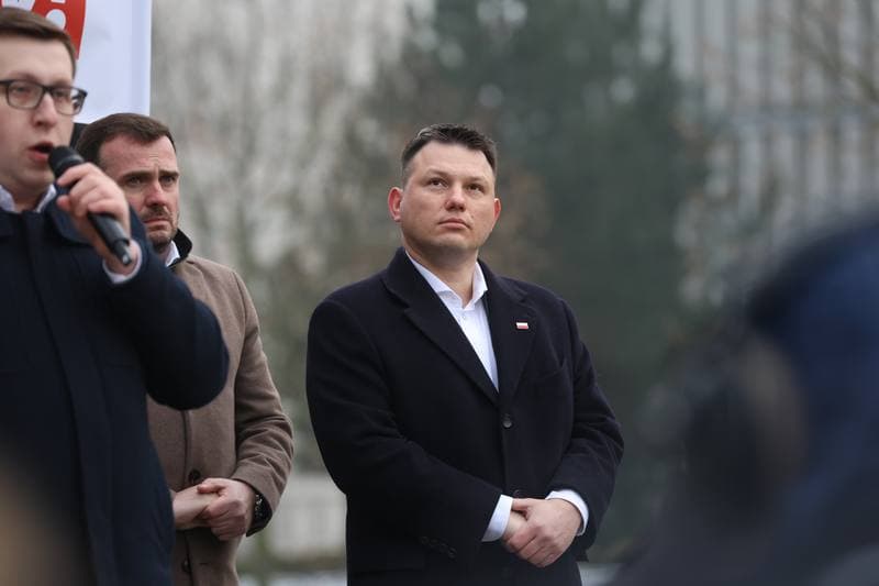 Slawomir Mentzen. Picket in front of the Sejm against the government's policy towards Ukraine. 19.12.2025