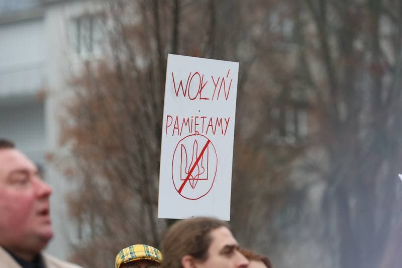 Slawomir Mentzen. Picket in front of the Sejm against the government's policy towards Ukraine. 19.12.2025
