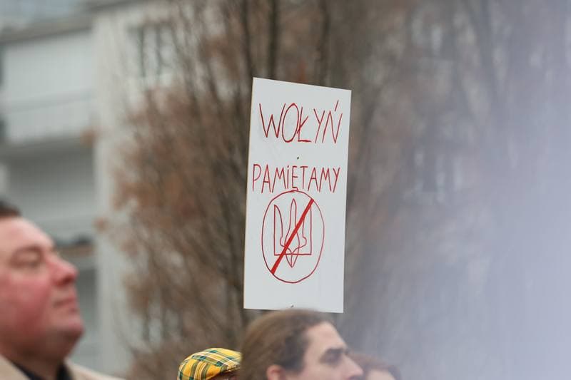 Slawomir Mentzen. Picket in front of the Sejm against the government's policy towards Ukraine. 19.12.2025