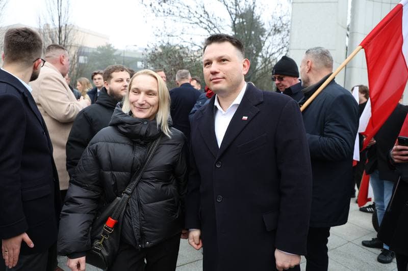 Slawomir Mentzen. Picket in front of the Sejm against the government's policy towards Ukraine. 19.12.2025