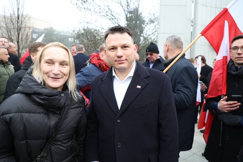 Slawomir Mentzen. Picket in front of the Sejm against the government's policy towards Ukraine. 19.12.2025