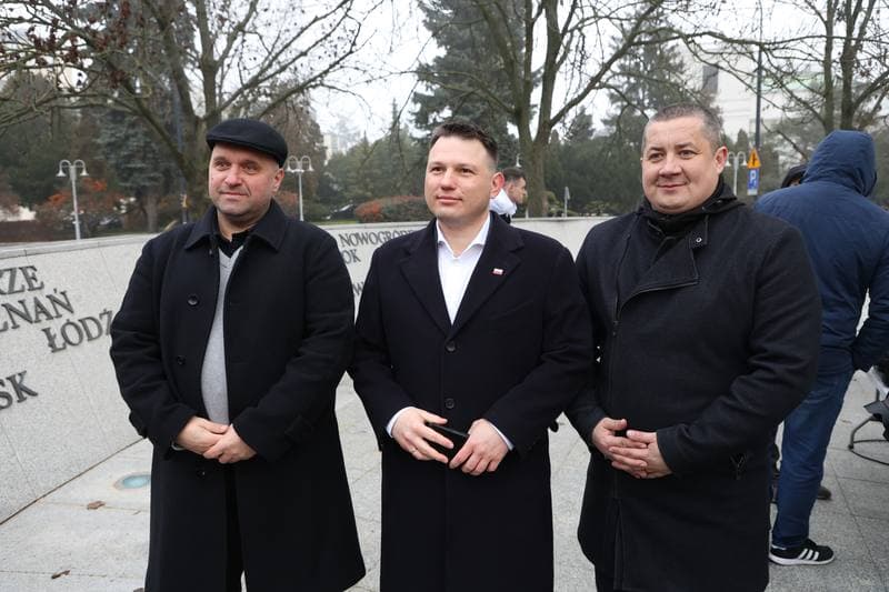 Slawomir Mentzen. Picket in front of the Sejm against the government's policy towards Ukraine. 19.12.2025