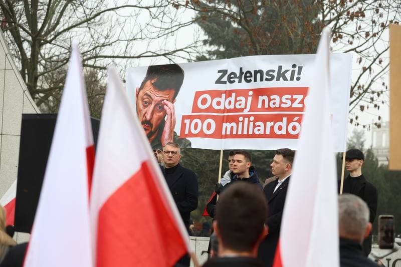 Slawomir Mentzen. Picket in front of the Sejm against the government's policy towards Ukraine. 19.12.2025
