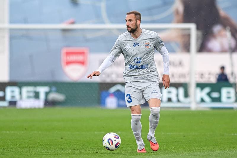 Football. PKO BP Ekstraklasa. Bruk-Bet Termalica Nieciecza - Piast Gliwice. 06.04.2026