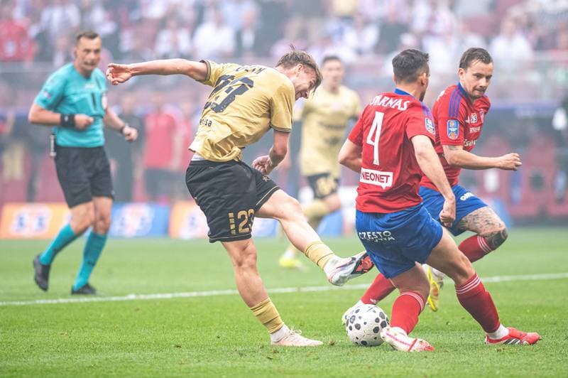 Football. STS Puchar Polski. Gornik Zabrze - Rakow Czestochowa. 02.05.2026