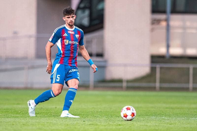 Football. Betclic 1 Liga. Znicz Pruszkow - Polonia Bytom. 09.05.2026