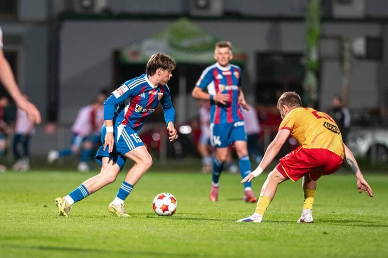 Football. Betclic 1 Liga. Znicz Pruszkow - Polonia Bytom. 09.05.2026