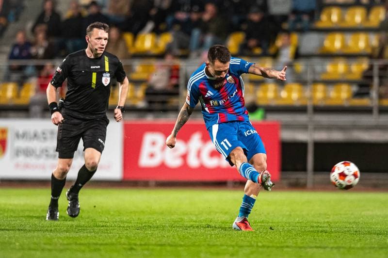Football. Betclic 1 Liga. Znicz Pruszkow - Polonia Bytom. 09.05.2026