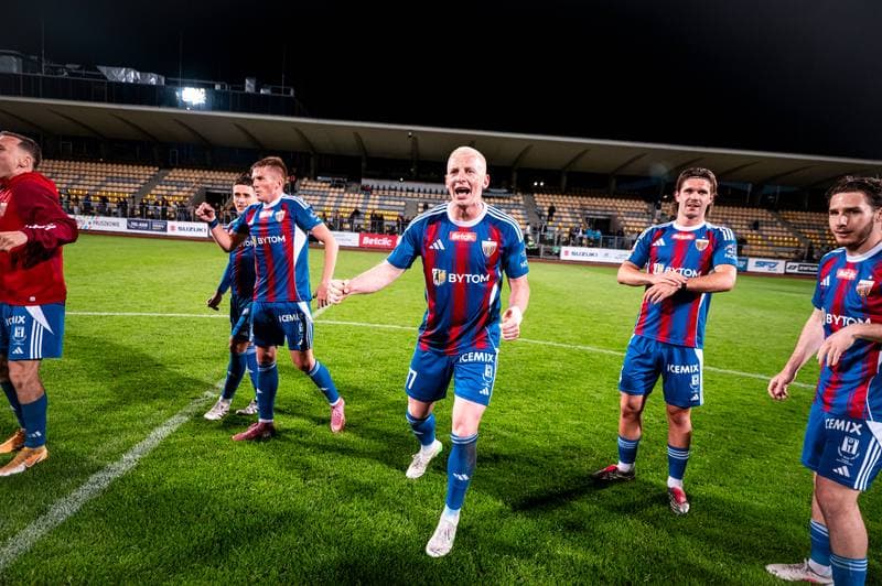 Football. Betclic 1 Liga. Znicz Pruszkow - Polonia Bytom. 09.05.2026