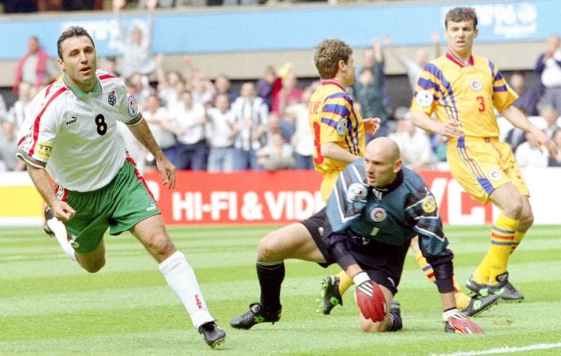 Football. UEFA EURO 1996. Bulgaria - Romania. 13.06.1996