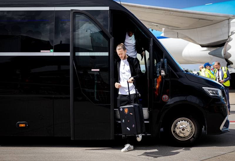 Football. Netherlands. Departure to New York. 06.04.2026