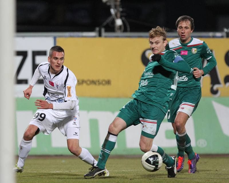 Football. T-Mobile Ekstraklasa. Gornik Zabrze - Slask Wroclaw. 04.12.2011