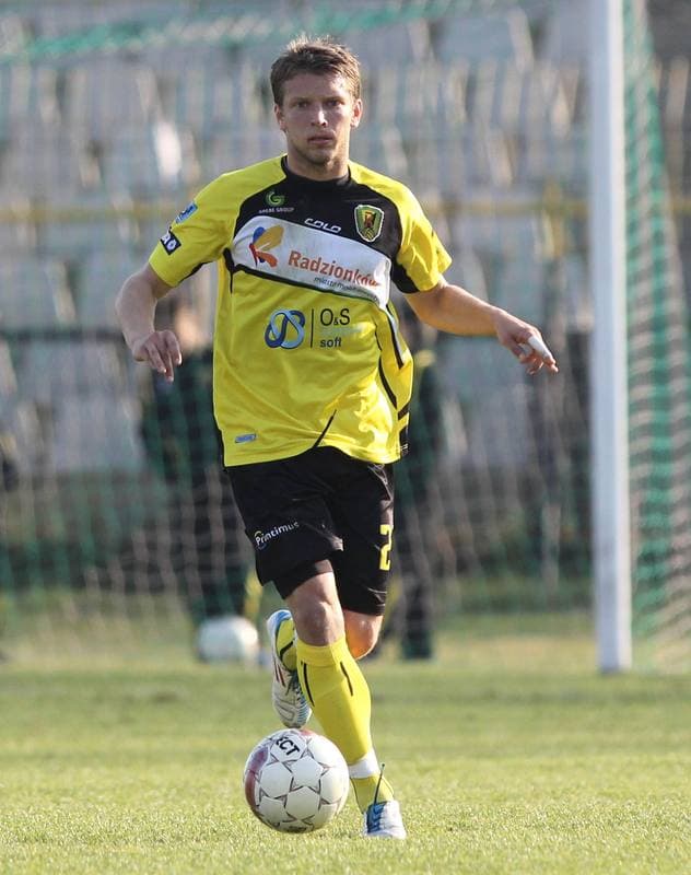 Football. Bytom I liga. Ruch Radzionkow - Dolcan Zabki. 05.11.2011