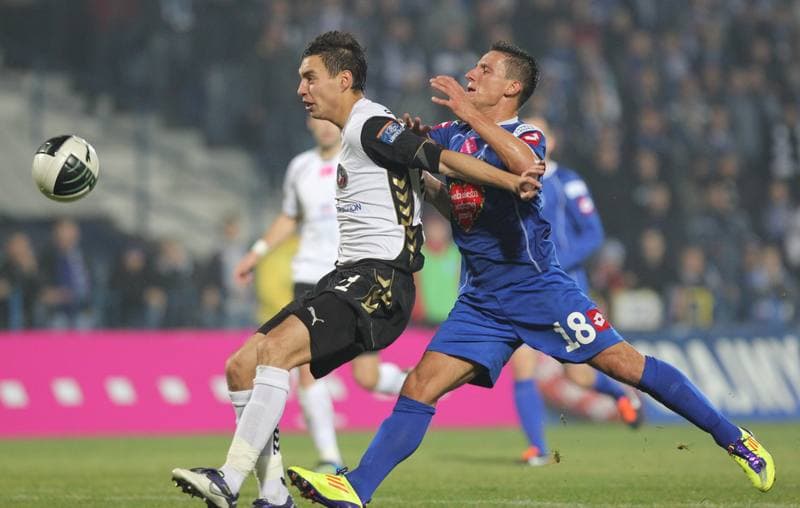 Football. T-Mobile Ekstraklasa. Ruch Chorzow - Polonia Warszawa. 31.10.2011