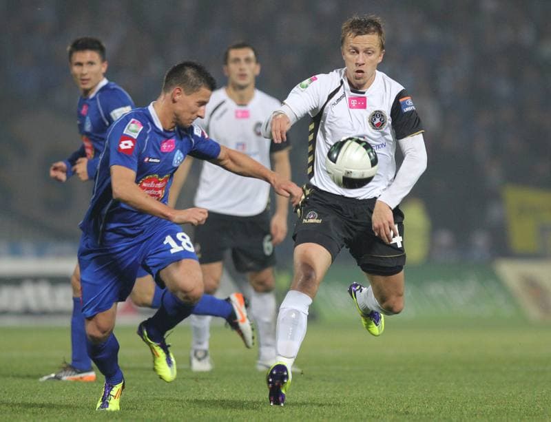 Football. T-Mobile Ekstraklasa. Ruch Chorzow - Polonia Warszawa. 31.10.2011