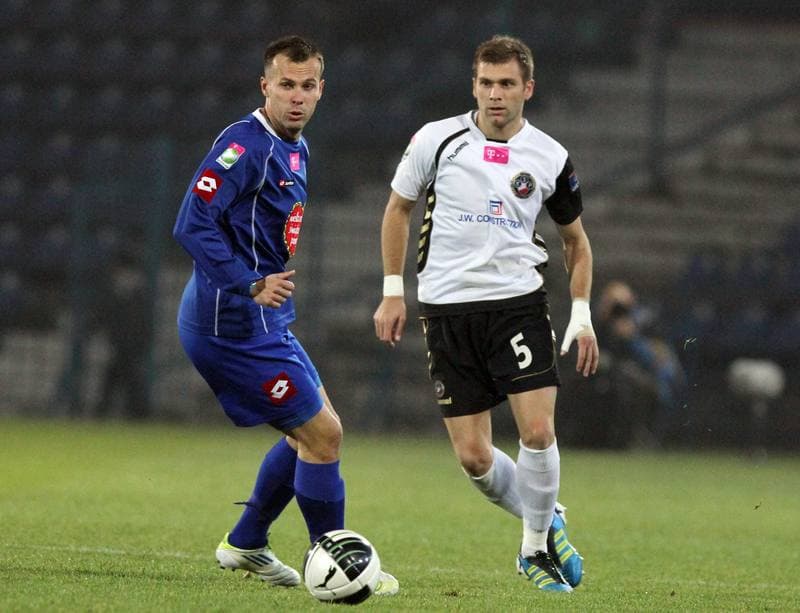 Football. T-Mobile Ekstraklasa. Ruch Chorzow - Polonia Warszawa. 31.10.2011