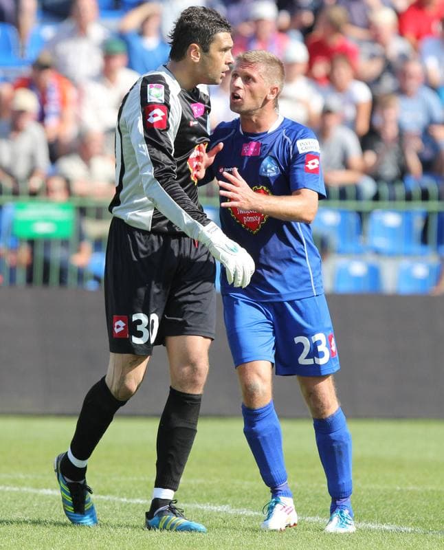 Football. T-Mobile Ekstraklasa. Podbeskidzie Bielsko-Biala - Ruch Chorzow. 17.09.2011