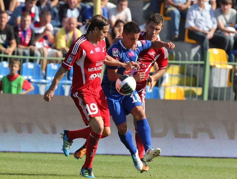 Football. T-Mobile Ekstraklasa. Podbeskidzie Bielsko-Biala - Ruch Chorzow. 17.09.2011