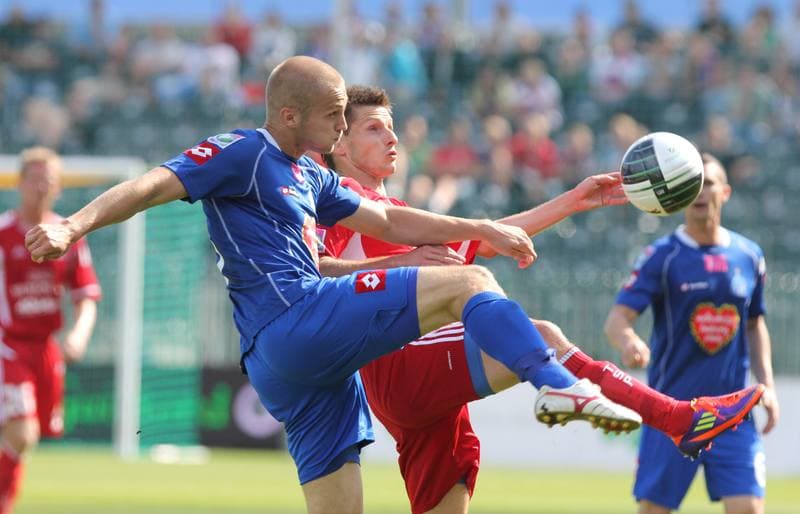 Football. T-Mobile Ekstraklasa. Podbeskidzie Bielsko-Biala - Ruch Chorzow. 17.09.2011