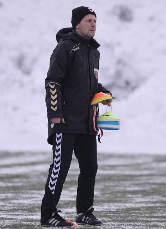 Football. Polonia Bytom. Training. 05.01.2011