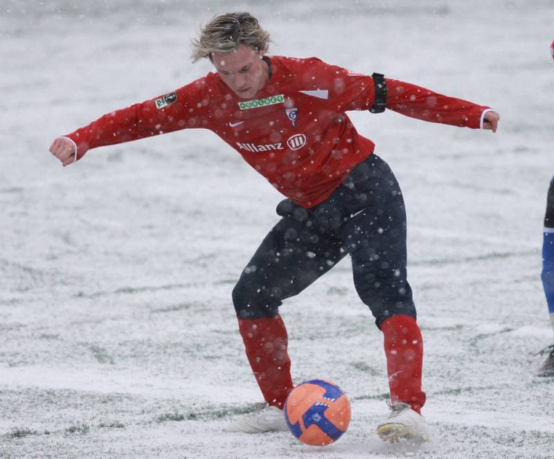 Football. Sparing. Gornik Zabrze - Gornik Zabrze juniorzy. 20.01.2009