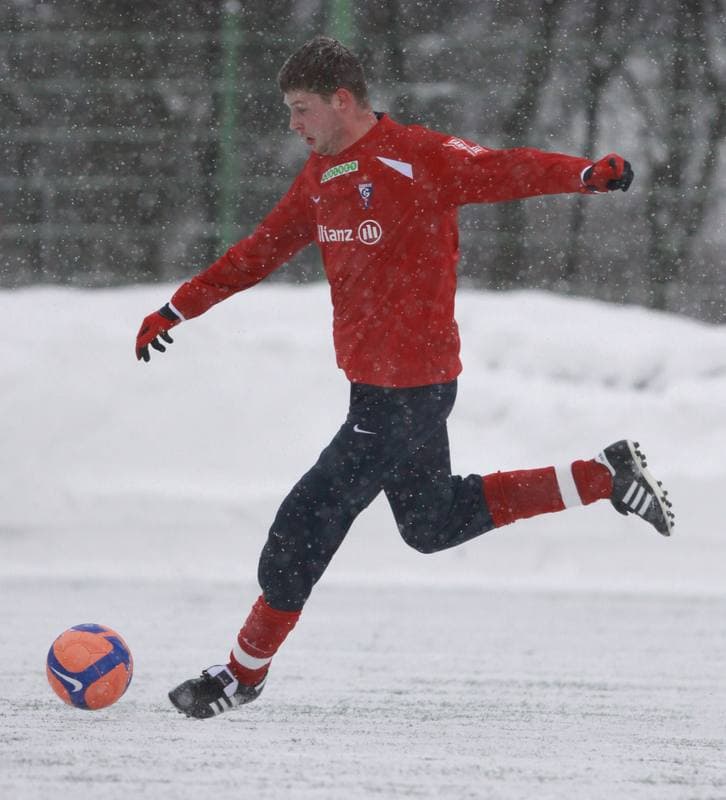 Football. Sparing. Gornik Zabrze - Gornik Zabrze juniorzy. 20.01.2009